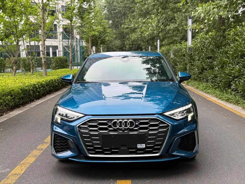 Audi A3 2021 — фото 2