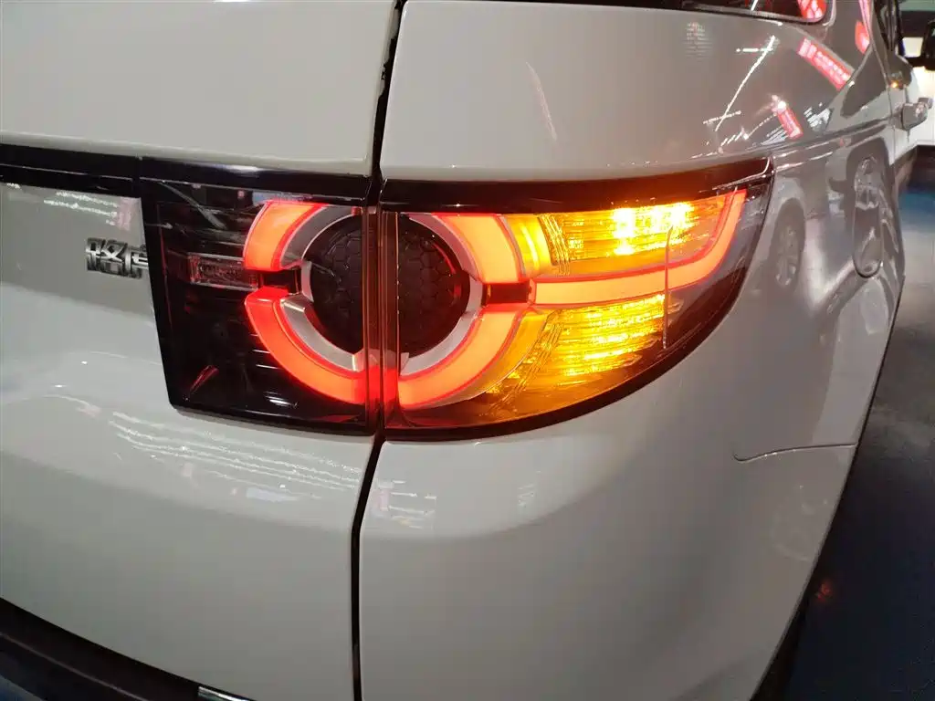 Land Rover Discovery Sport 2019 — фото 24