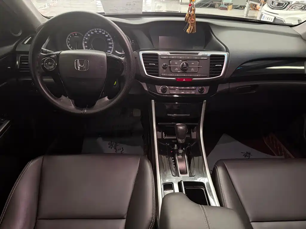 Honda Accord 2019 — фото 10