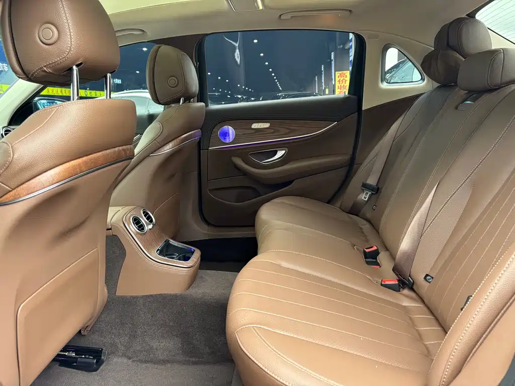 Mercedes-Benz E-Class 2023 — фото 13