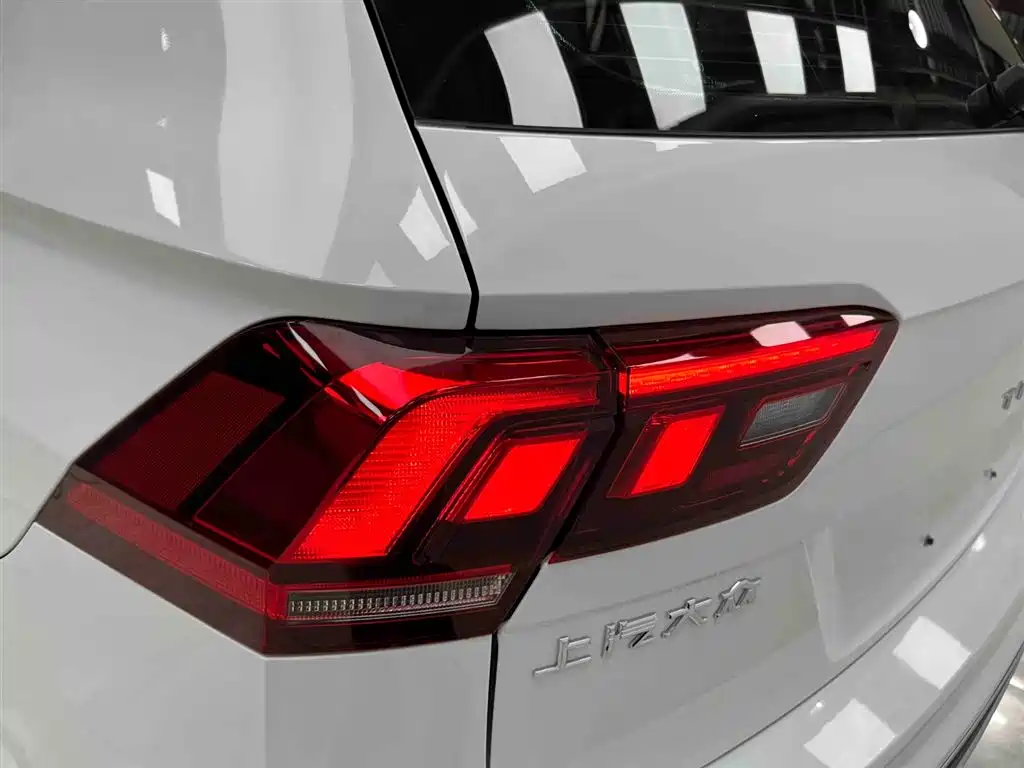 Volkswagen Tiguan L 2022 — фото 19