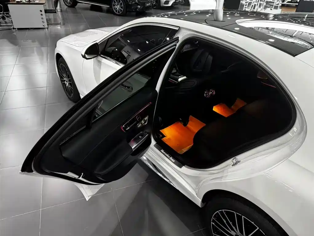 Mercedes-Benz C-Class 2026 — фото 13