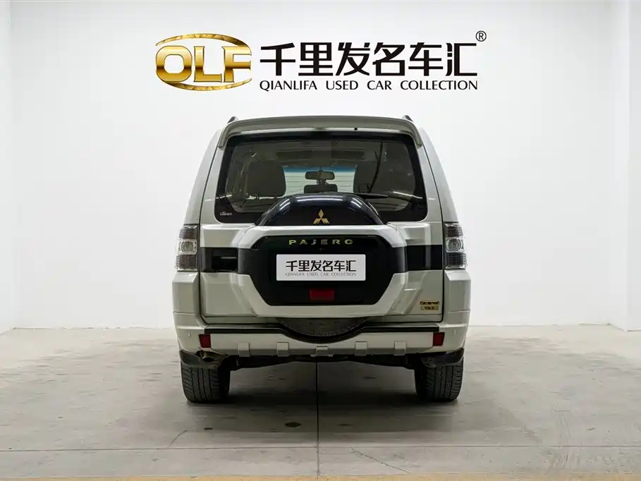 Mitsubishi Pajero 2019