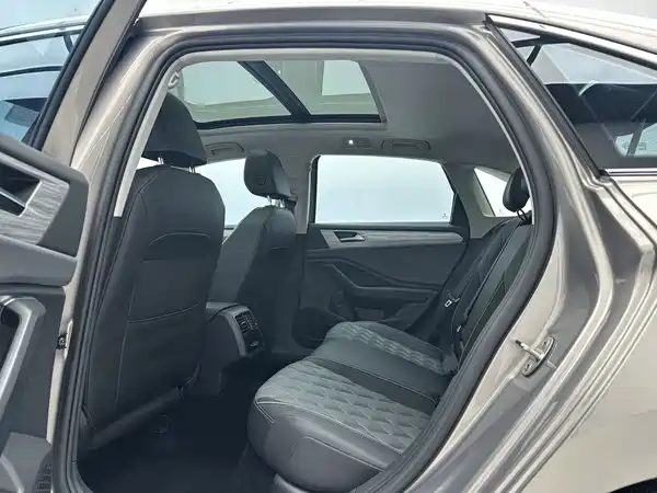 Volkswagen Sagitar 2022