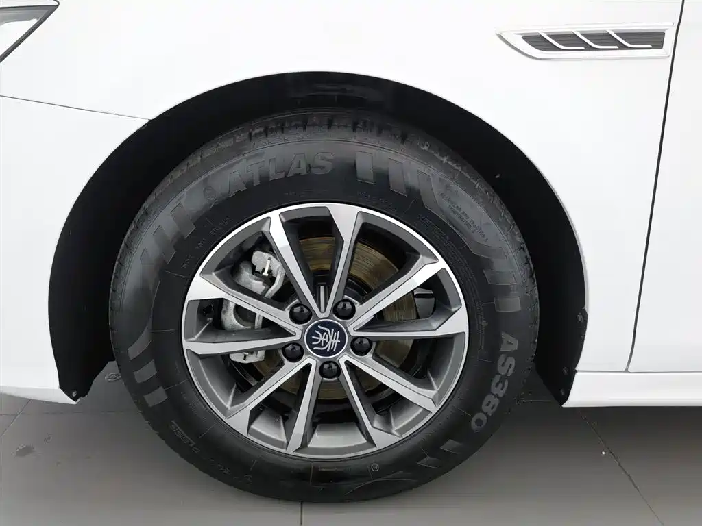BYD Qin PLUS 2023 — фото 17