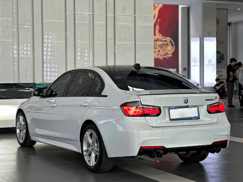 BMW 3 Series 2017 — фото 9