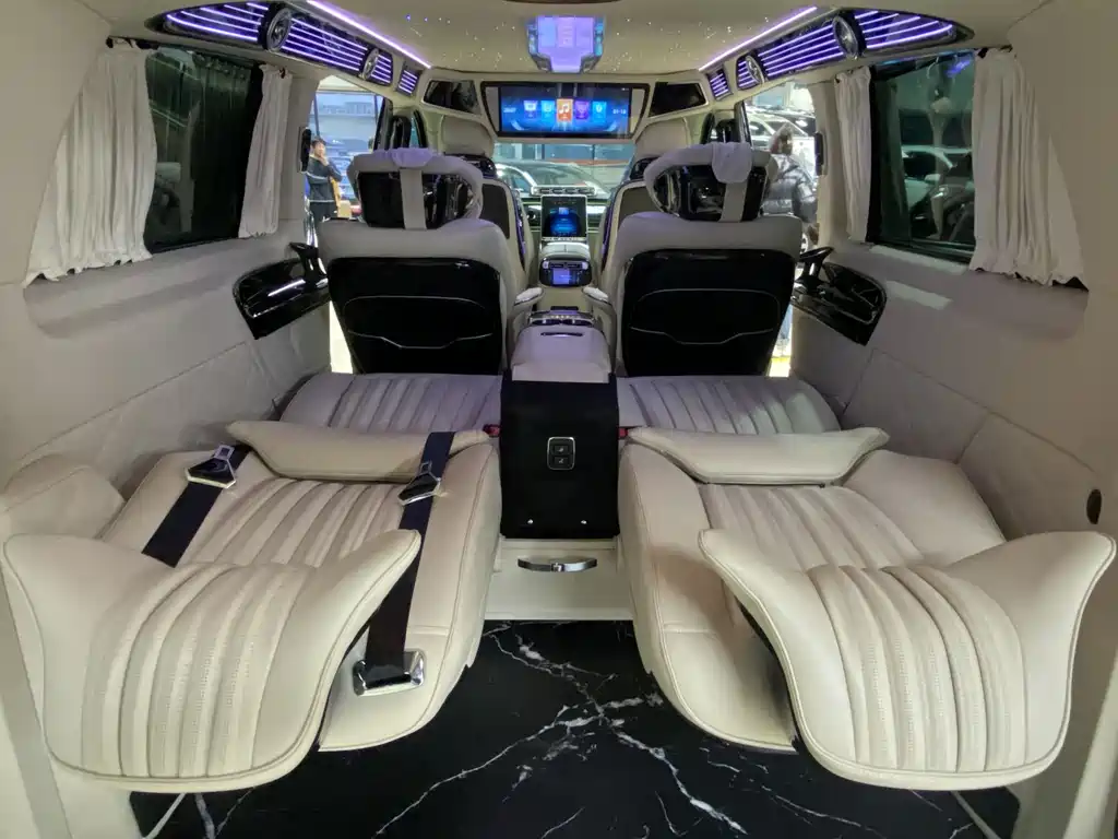 Mercedes-Benz Vito 2023 — фото 12