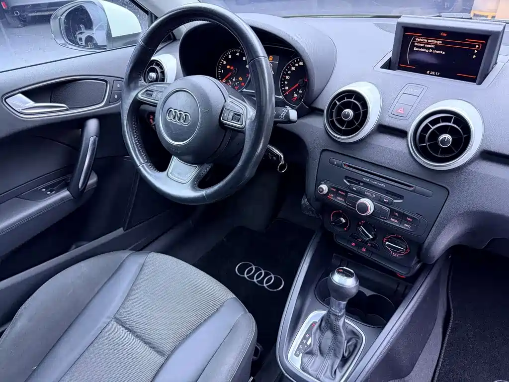 Audi A1 2012 — фото 15