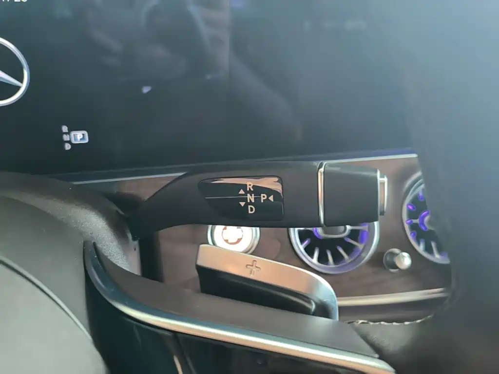 Mercedes-Benz E-Class 2023 — фото 14
