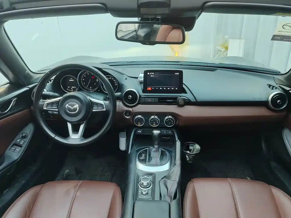 Mazda MX-5 2018 — фото 14