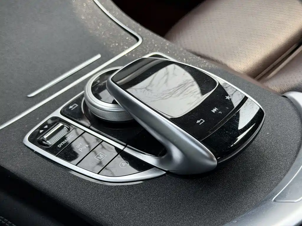 Mercedes-Benz GLC 2018 — фото 8