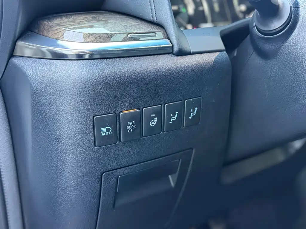 Toyota Alphard 2021 — фото 6