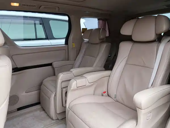 Toyota Alphard 2013