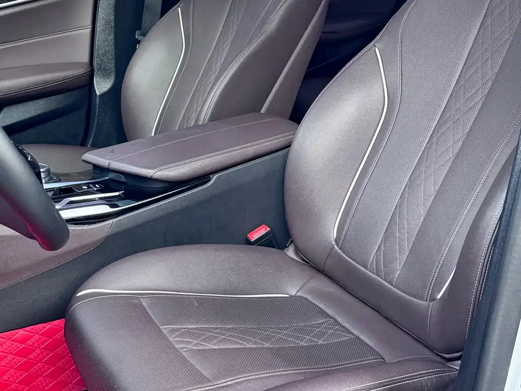 BMW 5 Series 2021 — фото 16