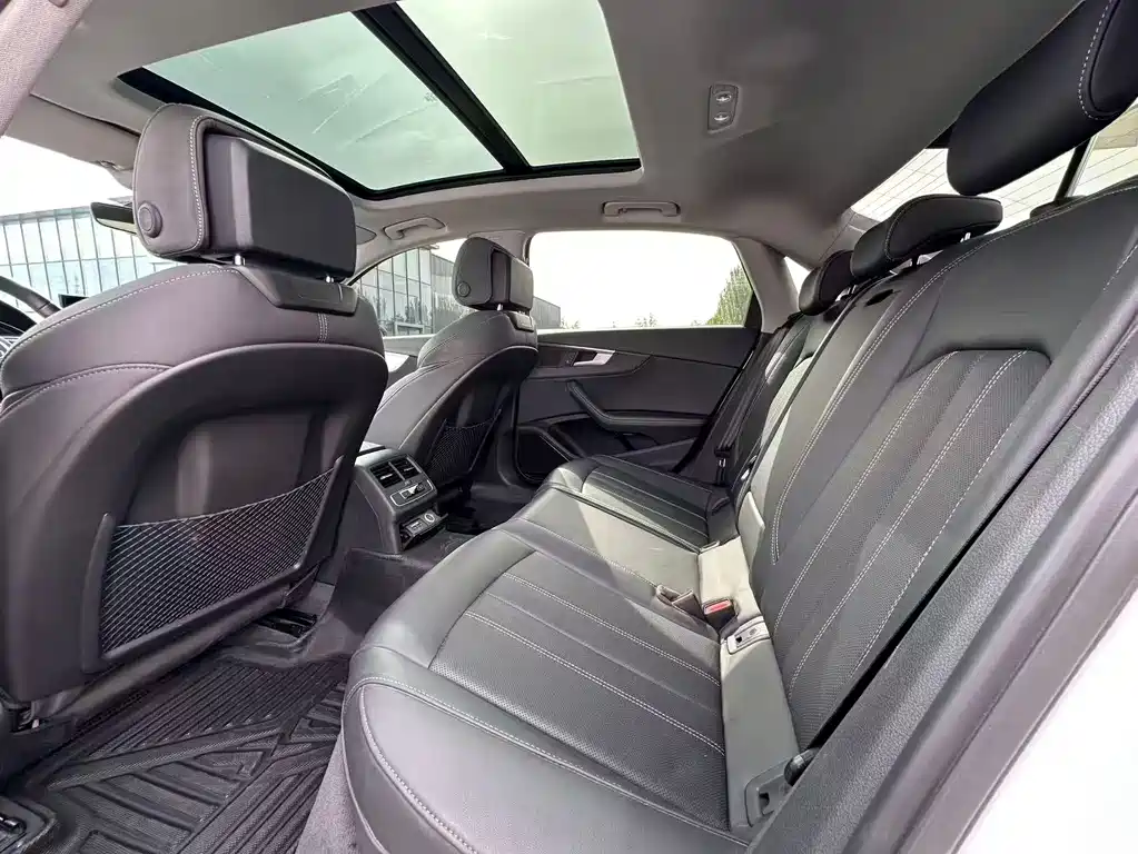 Audi A4L 2023