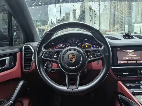 Porsche Cayenne 2022