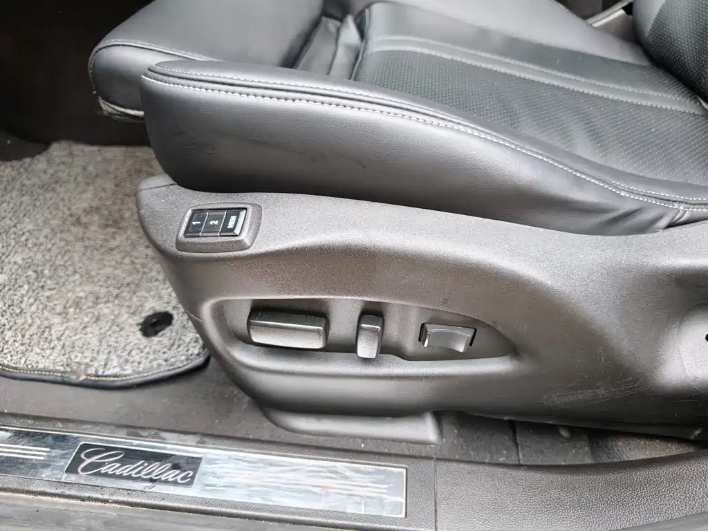 Cadillac SRX 2014 — фото 13