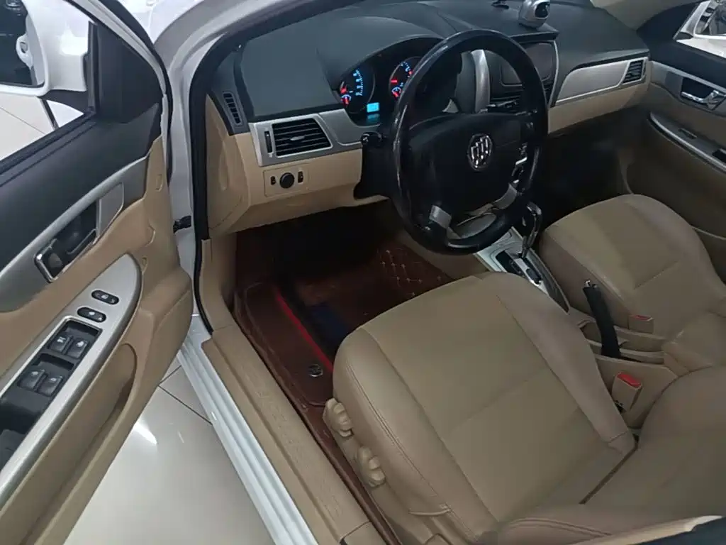 Buick Excelle 2015 — фото 16