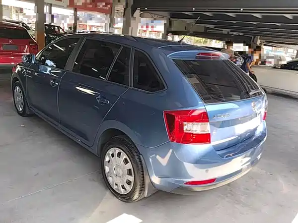 Skoda Rapid Spaceback 2014
