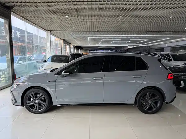 Volkswagen Golf 2023
