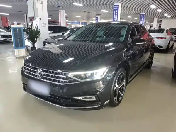 Volkswagen Magotan 2025