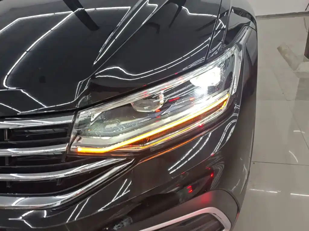 Volkswagen Tiguan L 2023 — фото 24