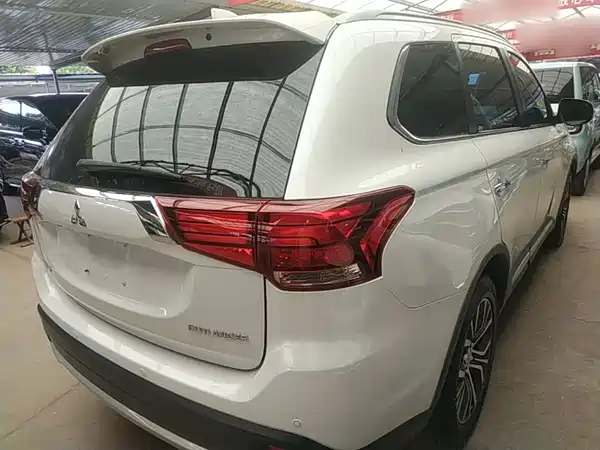Mitsubishi Outlander 2018
