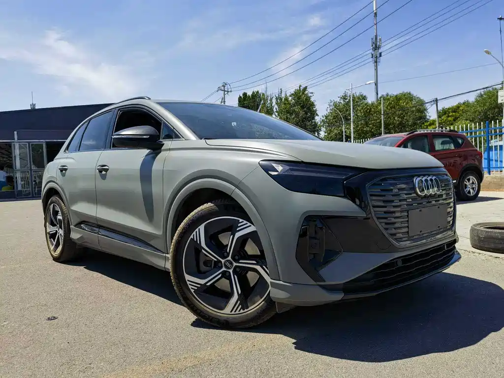 Audi Q4 E-Tron 2023 — фото 3