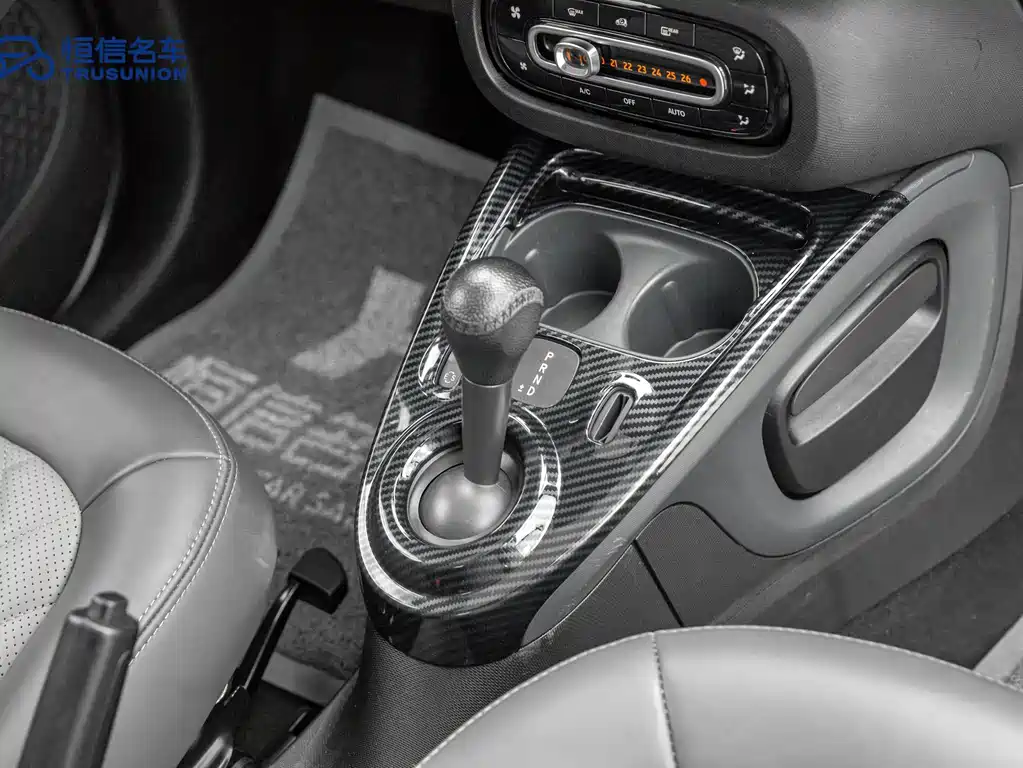 smart Fortwo 2017 — фото 17