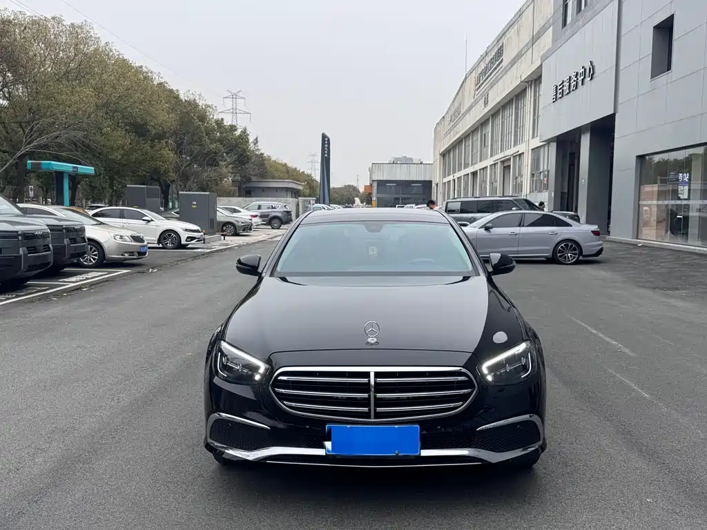 Mercedes-Benz E-Class 2022