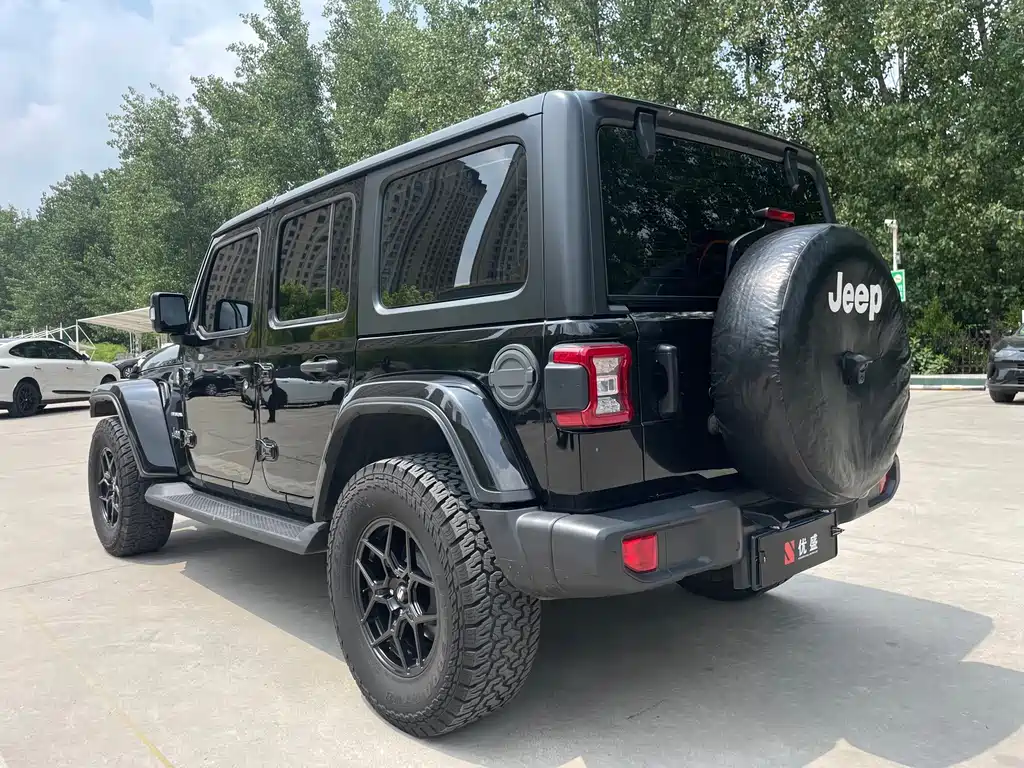 Jeep Wrangler 2021 — фото 10