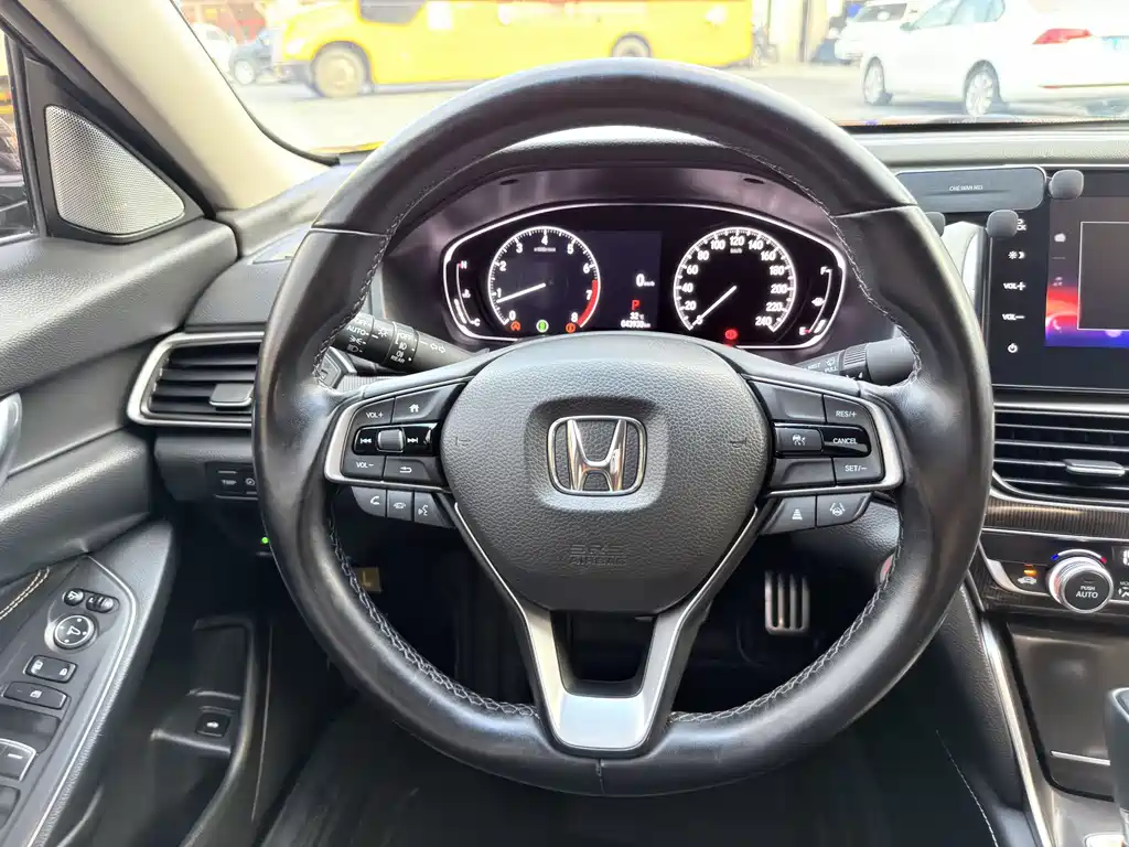 Honda Accord 2022 — фото 9
