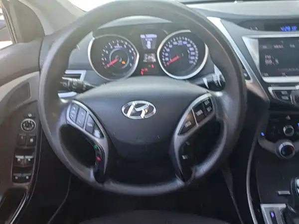 Hyundai Elantra Langdong 2016