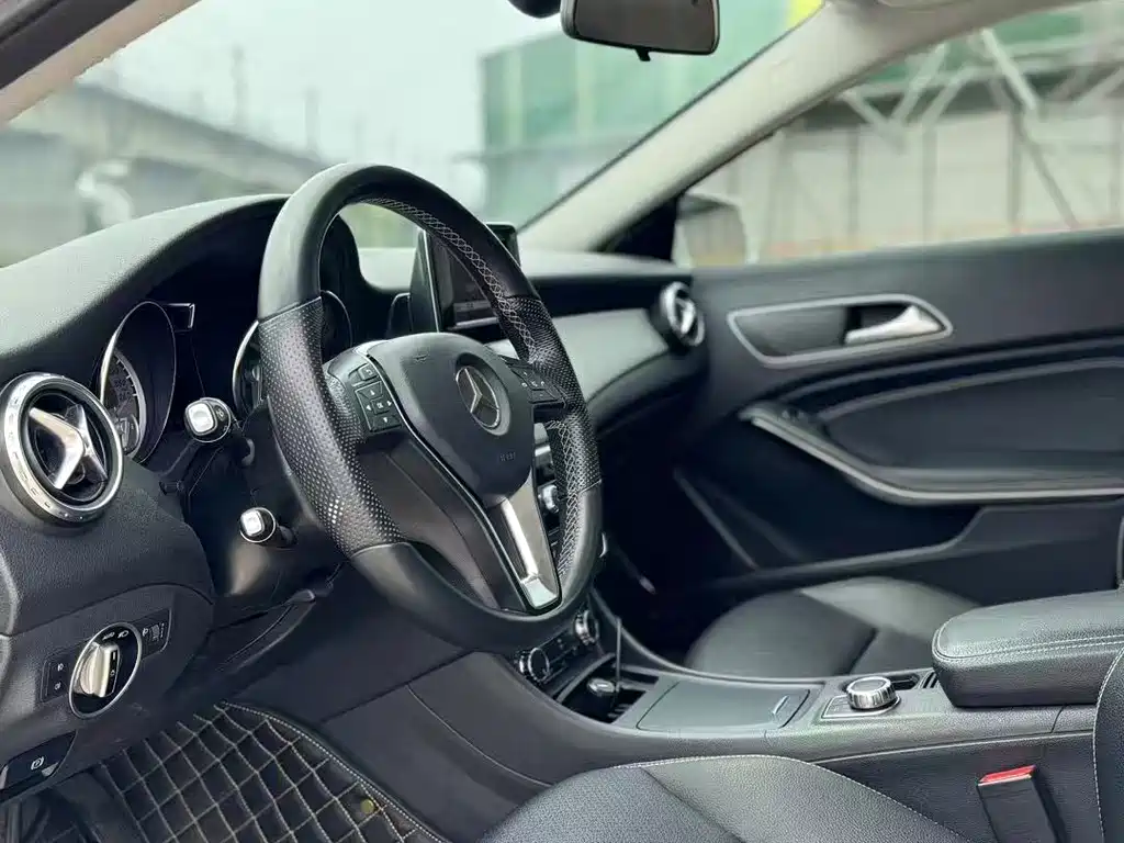 Mercedes-Benz GLA 2015