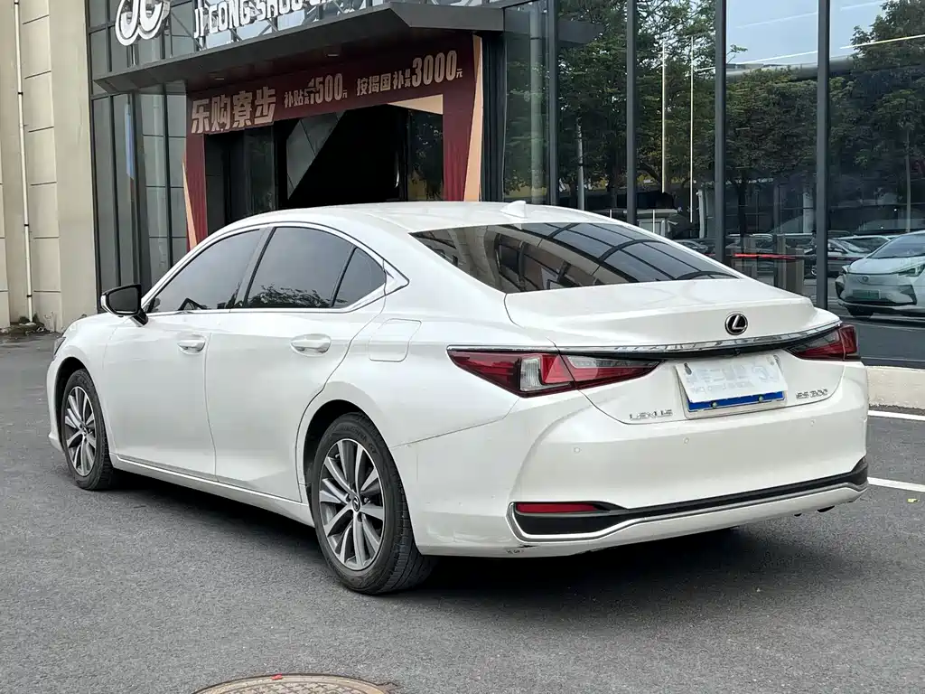 Lexus ES 2021 — фото 4