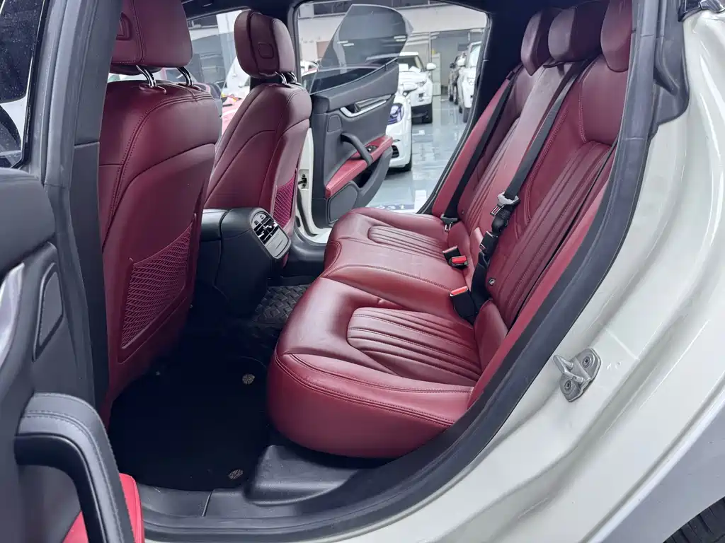 Maserati Ghibli 2016 — фото 16