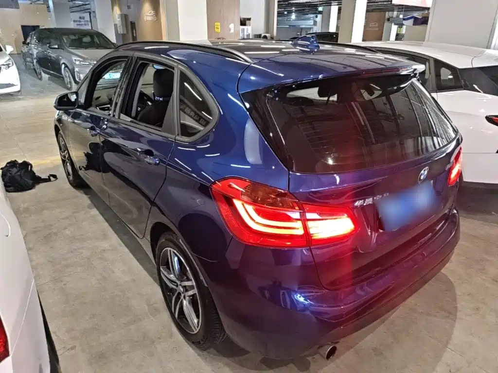 BMW 2 Series Active Tourer 2017 — фото 5