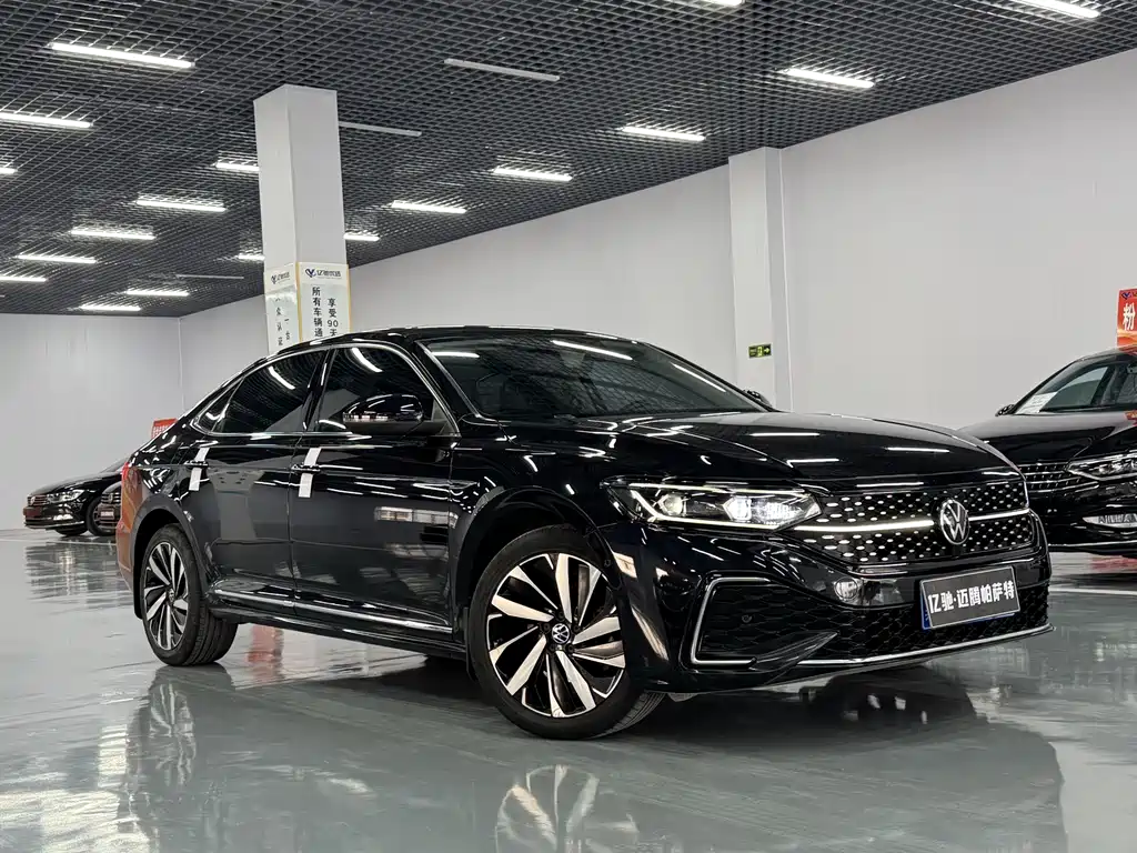 Volkswagen Passat 2022 — фото 3