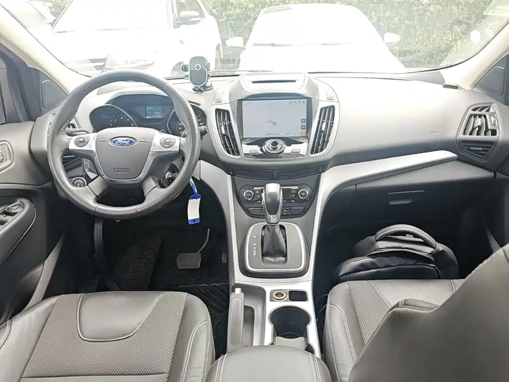 Ford Kuga 2015 — фото 10
