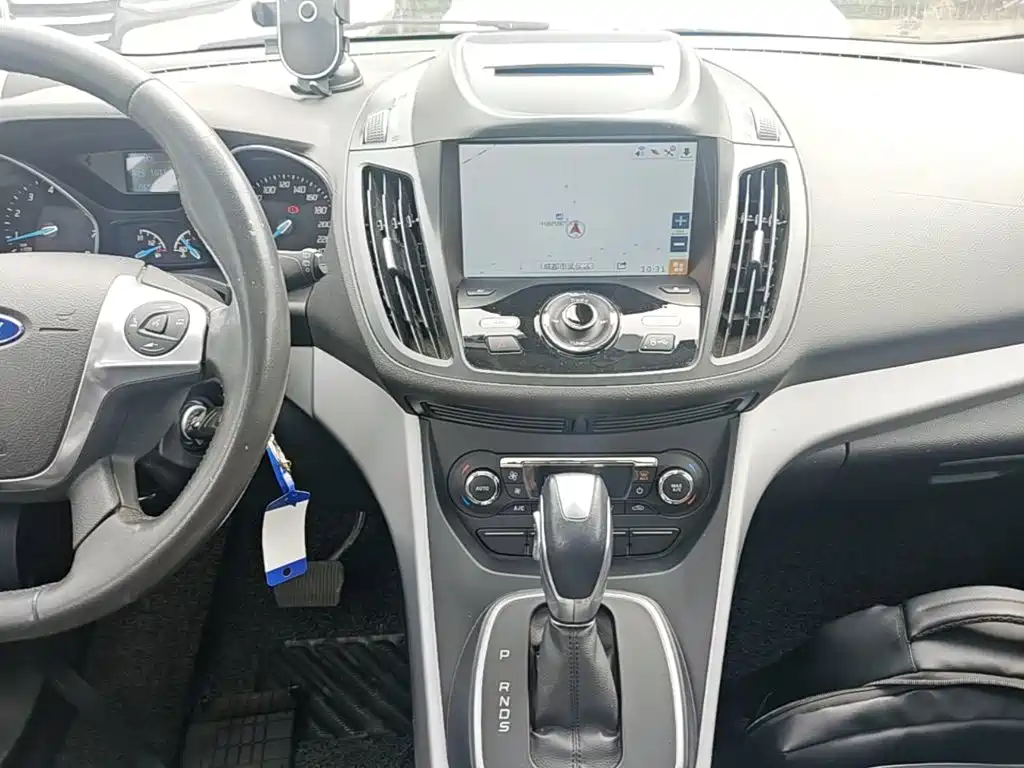 Ford Kuga 2015 — фото 13