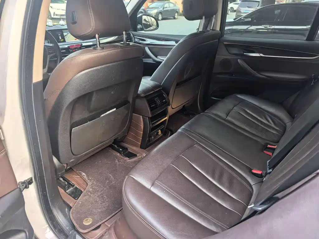 BMW X5 2018 — фото 11