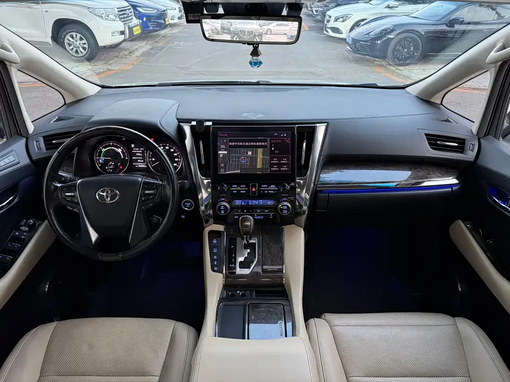 Toyota Vellfire 2022 — фото 7