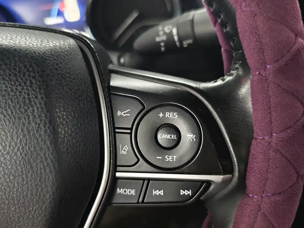 Toyota Camry 2019 — фото 15