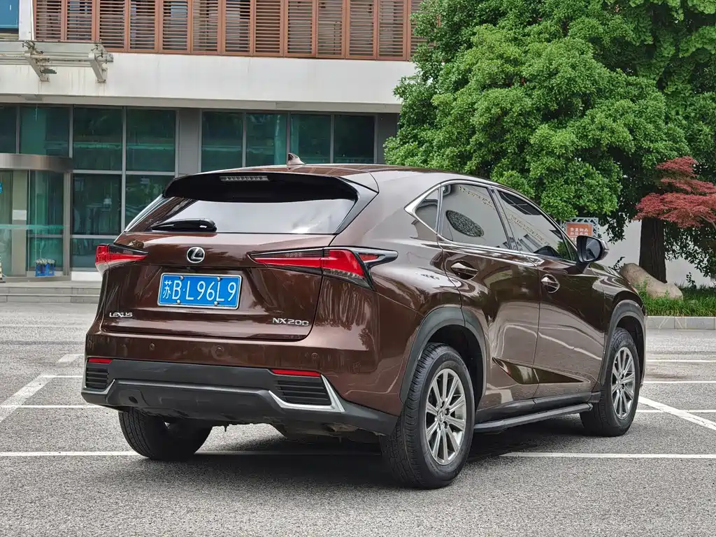 Lexus NX 2019