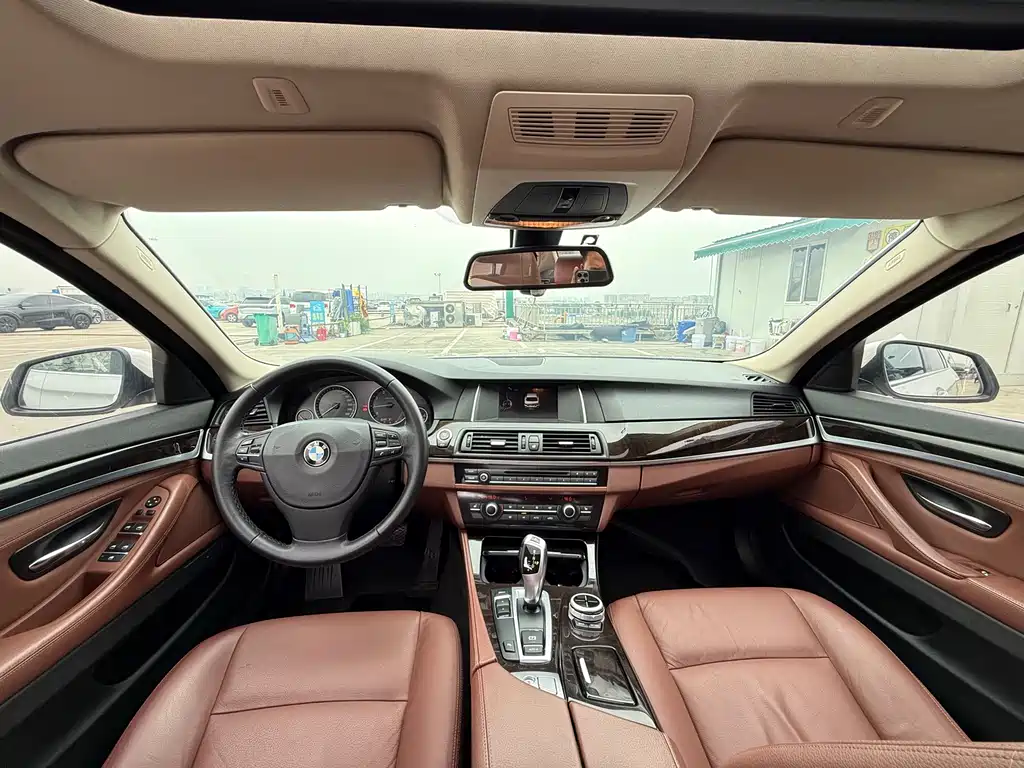 BMW 5 Series 2015 — фото 8