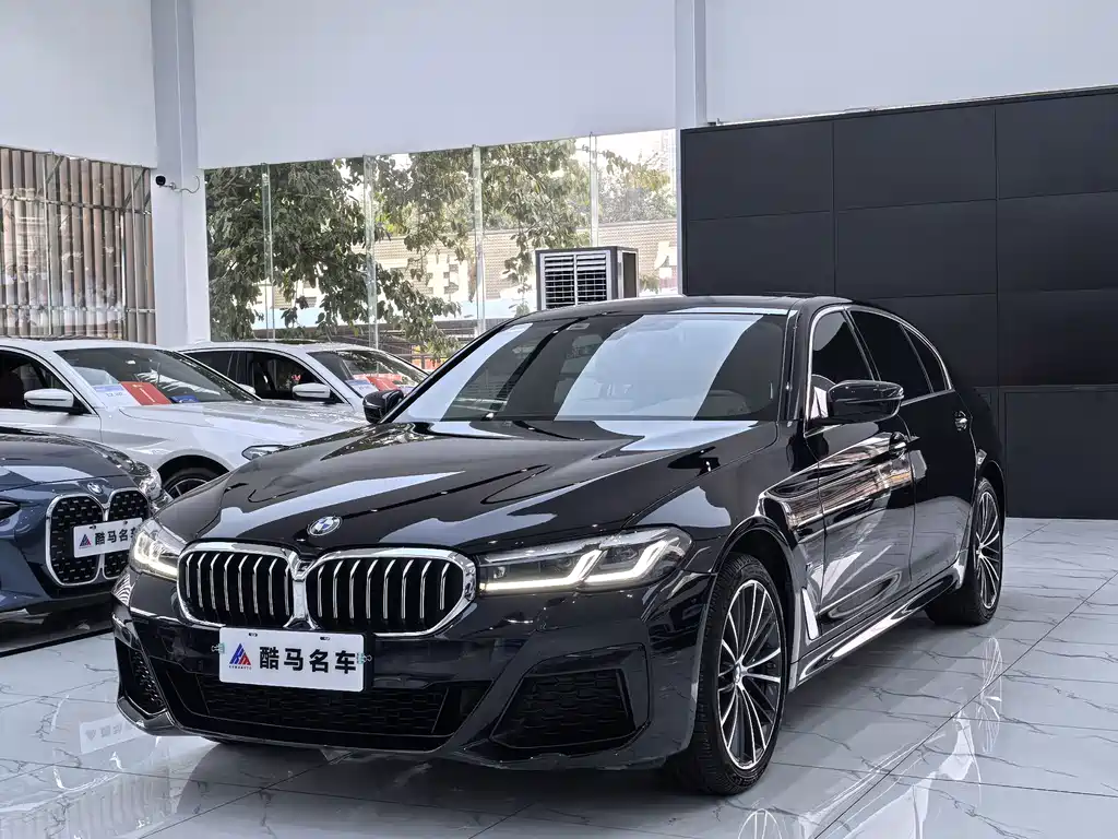 BMW 5 Series 2023 — фото 1