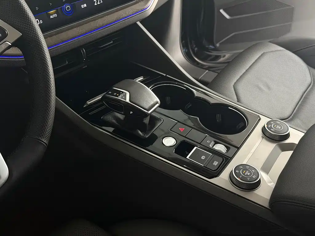 Volkswagen Touareg 2019 — фото 13