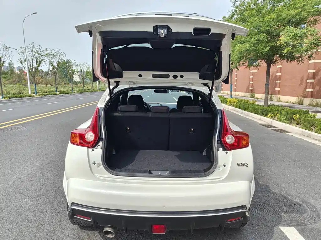 Infiniti ESQ 2018 — фото 18