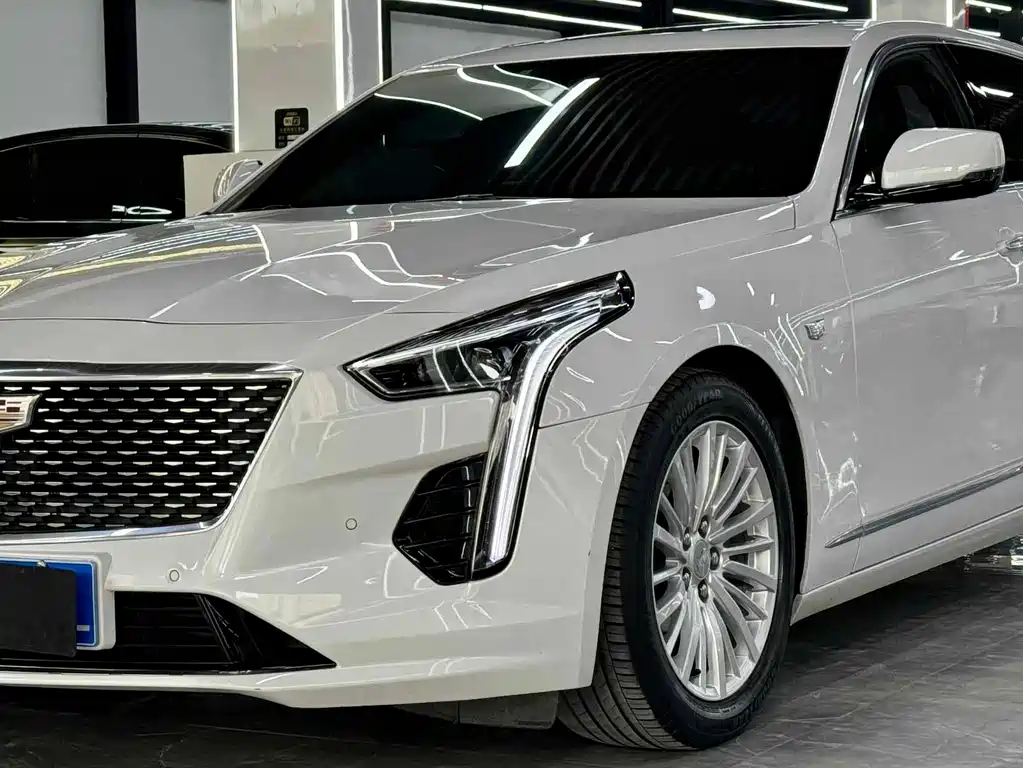 Cadillac CT6 2022 — фото 1