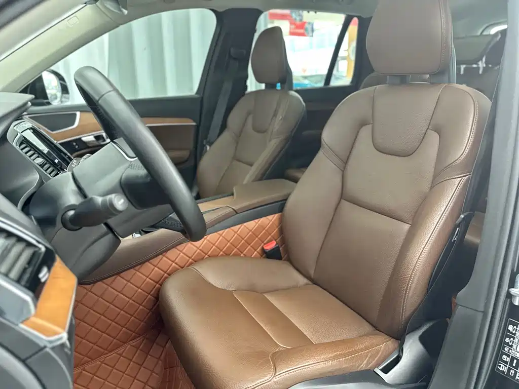 Volvo XC90 2020 — фото 20